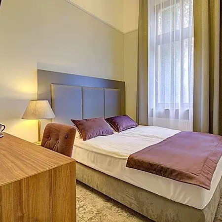 Palac Cieszyno Hotel *