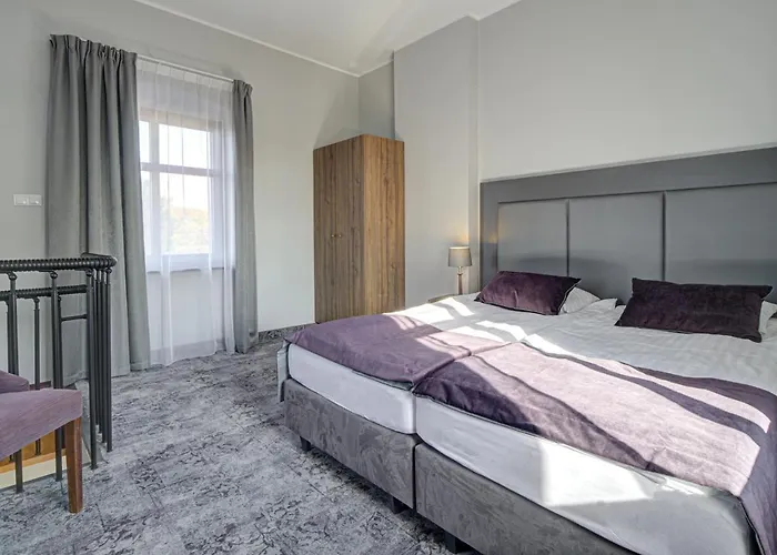 Palac Cieszyno * Złocieniec